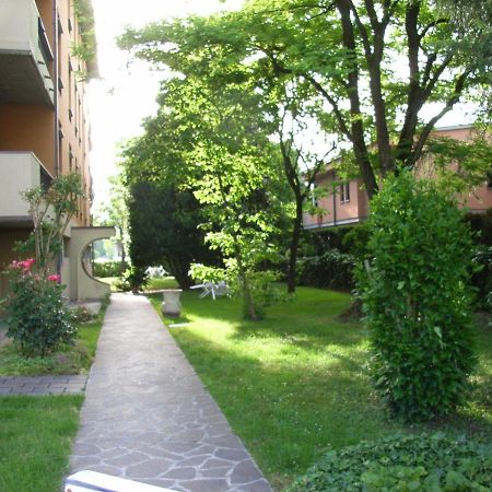 Viamilano25 Bed & Breakfast Мирандола Екстериор снимка